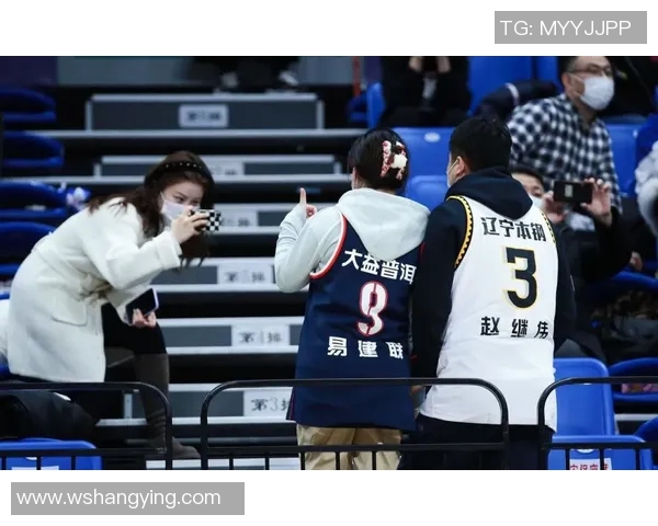 身高超过两米的女篮球明星如何在赛场上展现她的风采与魅力